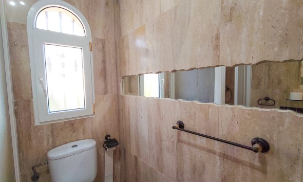 Resale - Villa / House - Orihuela Costa - Villamartín