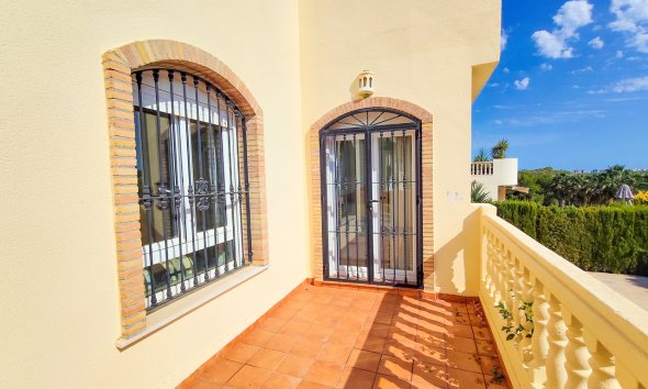 Resale - Villa / House - Orihuela Costa - Villamartín