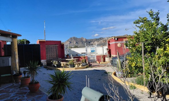 Resale - Farm Estate / Country Property - Orihuela