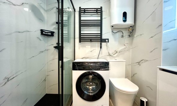 Resale - Apartment / Duplex - Torrevieja - Punta Prima