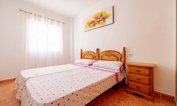 Resale - Apartament / Duplex - Torrevieja - Playa de los Locos