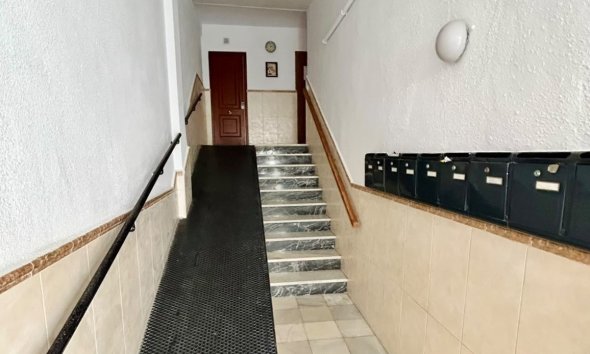 Resale - Apartment / Duplex - Torrevieja - Curva del Palangre