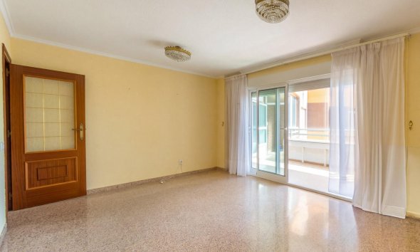 Resale - Apartment / Duplex - Torrevieja - La Mata