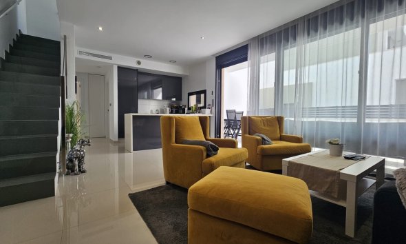 Resale - Villa / House - Orihuela Costa - Villamartín