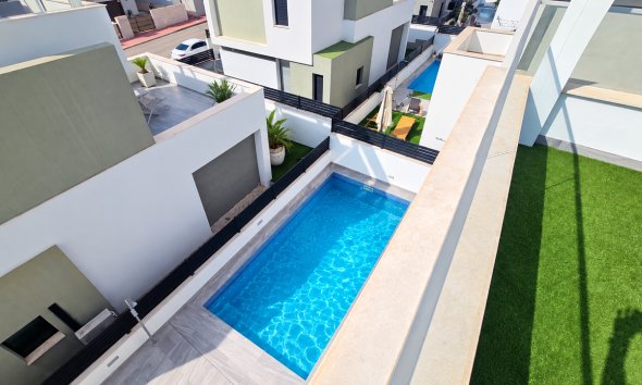 Resale - Villa / House - Orihuela Costa - Villamartín