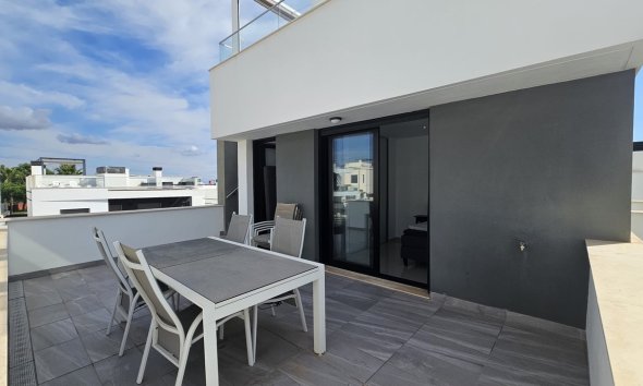 Resale - Villa / House - Orihuela Costa - Villamartín
