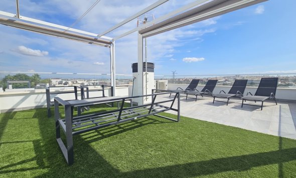 Resale - Villa / House - Orihuela Costa - Villamartín