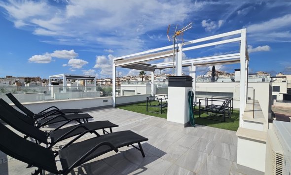 Resale - Villa / House - Orihuela Costa - Villamartín