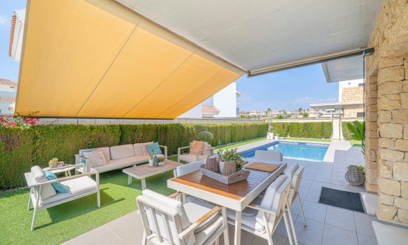 Reventa - Villa / Casa - Ciudad Quesada - Lo pepin