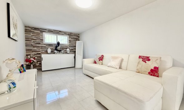 Reventa - Villa / Casa - Ciudad Quesada - Centro de la Ciudad Quesada