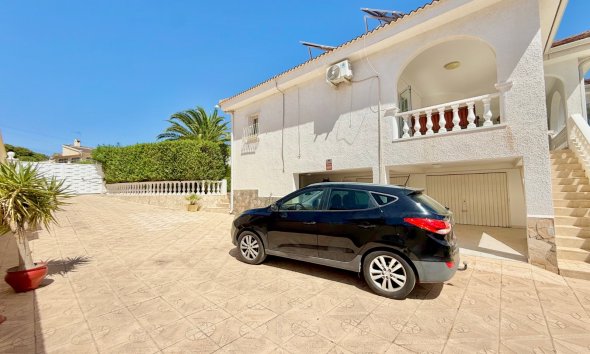 Reventa - Villa / Casa - Ciudad Quesada - Centro de la Ciudad Quesada