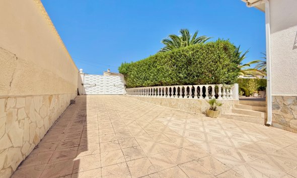 Reventa - Villa / Casa - Ciudad Quesada - Centro de la Ciudad Quesada