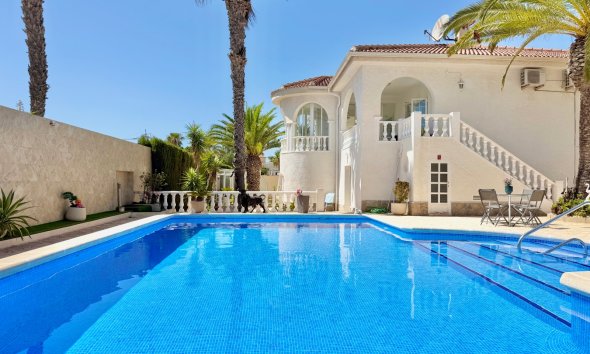 Reventa - Villa / Casa - Ciudad Quesada - Centro de la Ciudad Quesada