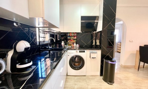 Resale - Apartment / Duplex - Torrevieja - La Siesta
