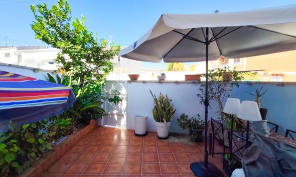 Resale - Townhouse / Terraced House - Torrevieja - Los Balcones