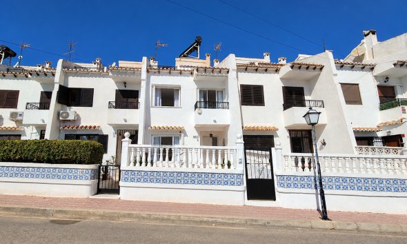 Resale - Townhouse / Terraced House - Torrevieja - Los Balcones