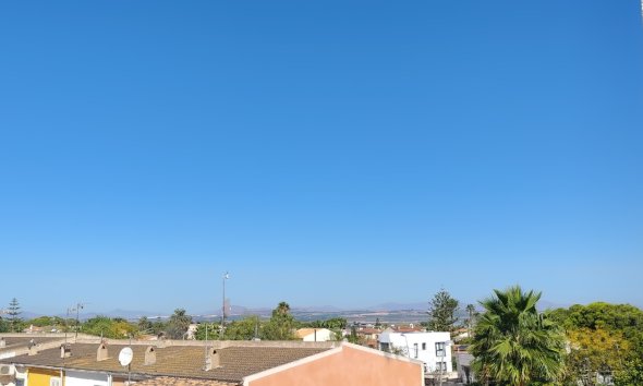 Resale - Townhouse / Terraced House - Torrevieja - Los Balcones