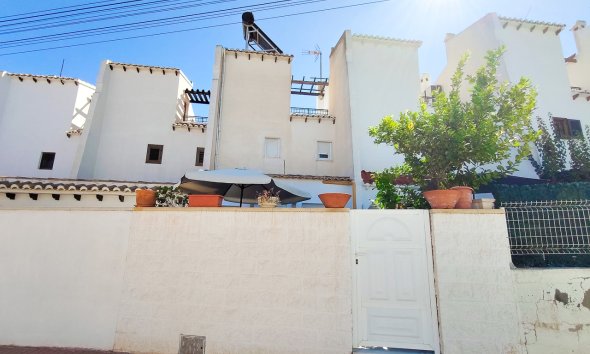 Resale - Townhouse / Terraced House - Torrevieja - Los Balcones