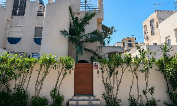 Resale - Townhouse / Terraced House - Torrevieja - La Siesta