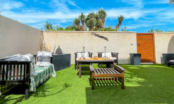 Resale - Townhouse / Terraced House - Torrevieja - La Siesta