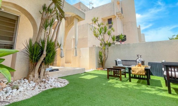 Resale - Townhouse / Terraced House - Torrevieja - La Siesta