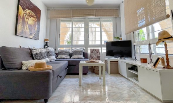 Resale - Townhouse / Terraced House - Torrevieja - La Siesta