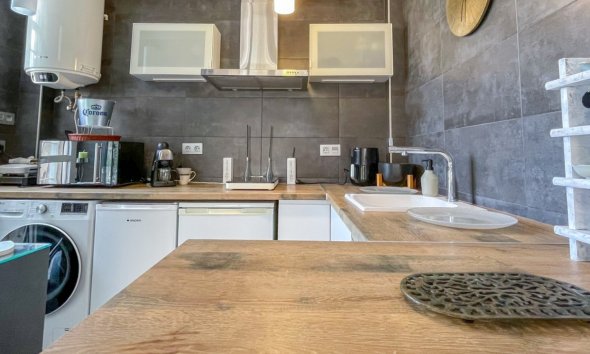 Resale - Townhouse / Terraced House - Torrevieja - La Siesta