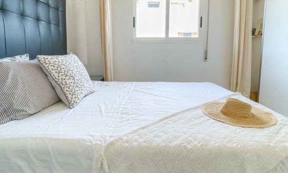 Resale - Townhouse / Terraced House - Torrevieja - La Siesta