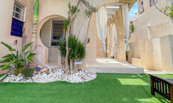 Resale - Townhouse / Terraced House - Torrevieja - La Siesta