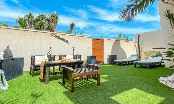 Resale - Townhouse / Terraced House - Torrevieja - La Siesta
