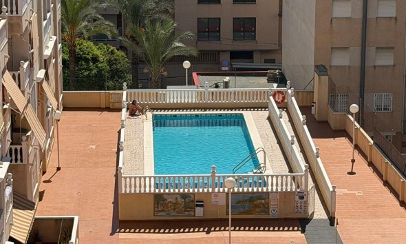 Resale - Apartment / Duplex - Torrevieja - Playa del Cura