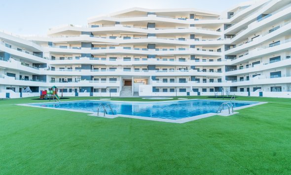 Reventa - Apartamento / Dúplex - San Miguel de Salinas