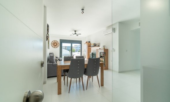 Reventa - Apartamento / Dúplex - San Miguel de Salinas