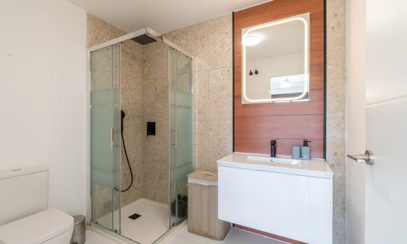 Reventa - Apartamento / Dúplex - San Miguel de Salinas