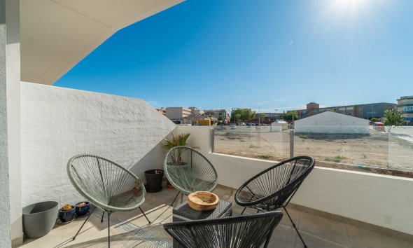 Reventa - Apartamento / Dúplex - San Miguel de Salinas