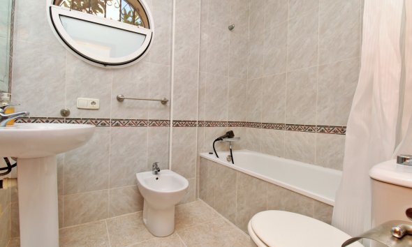Reventa - Villa / Casa - Orihuela Costa - Villamartín