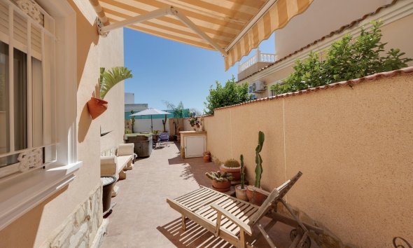 Reventa - Villa / Casa - Orihuela Costa - Lomas de Don Juan