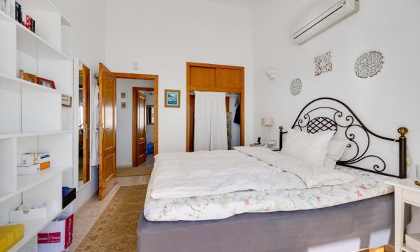 Reventa - Villa / Casa - Orihuela Costa - Lomas de Don Juan
