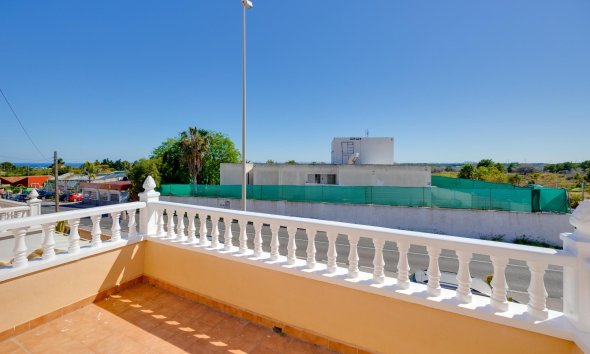 Reventa - Villa / Casa - Orihuela Costa - Lomas de Don Juan
