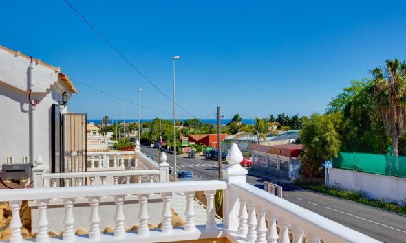 Reventa - Villa / Casa - Orihuela Costa - Lomas de Don Juan