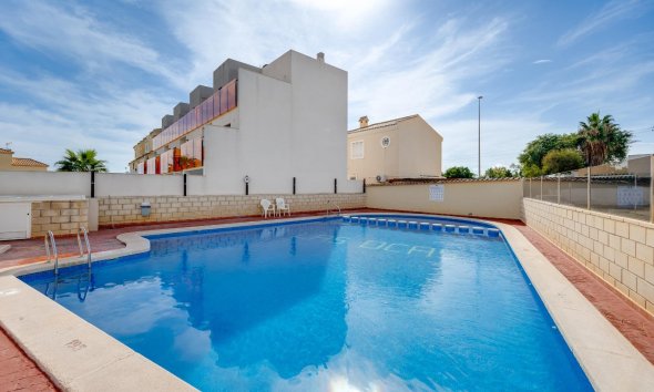 Reventa - Villa / Casa - Orihuela Costa - Lomas de Don Juan