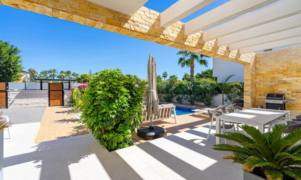 Reventa - Villa / Casa - Ciudad Quesada - Doña Pena
