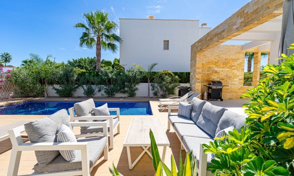 Reventa - Villa / Casa - Ciudad Quesada - Doña Pena