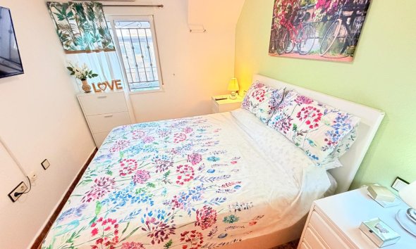Reventa - Apartamento / Dúplex - Los Montesinos - La Herrada