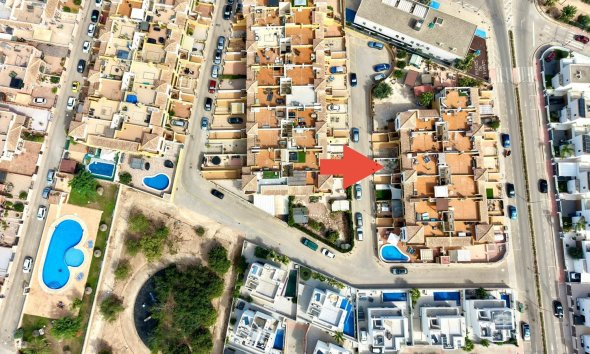 Reventa - Apartamento / Dúplex - Los Montesinos - La Herrada