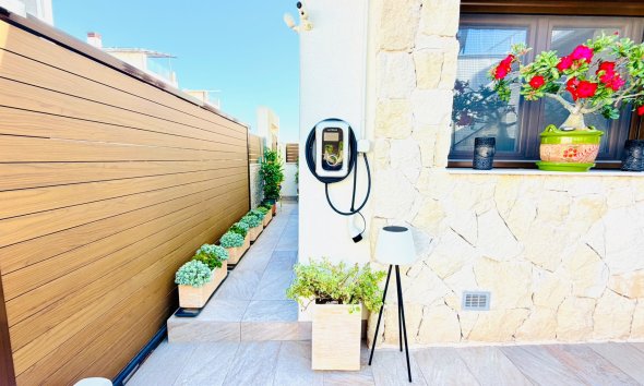 Resale - Villa / House - Los Montesinos - La Herrada