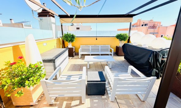 Resale - Villa / House - Los Montesinos - La Herrada
