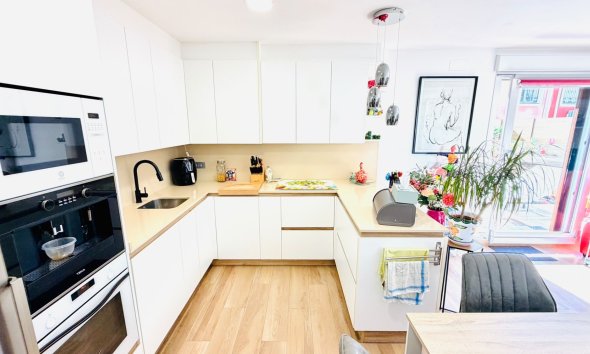 Resale - Villa / House - Los Montesinos - La Herrada