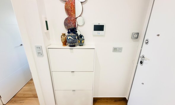 Resale - Villa / House - Los Montesinos - La Herrada