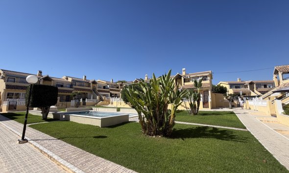 Reventa - Apartamento / Dúplex - Orihuela Costa - Villamartín